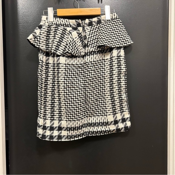 Zara Houndstooth Peplum Skirt - Picture 2 of 4